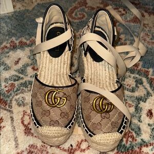 Gucci Beige and Gold Espadrille Flats